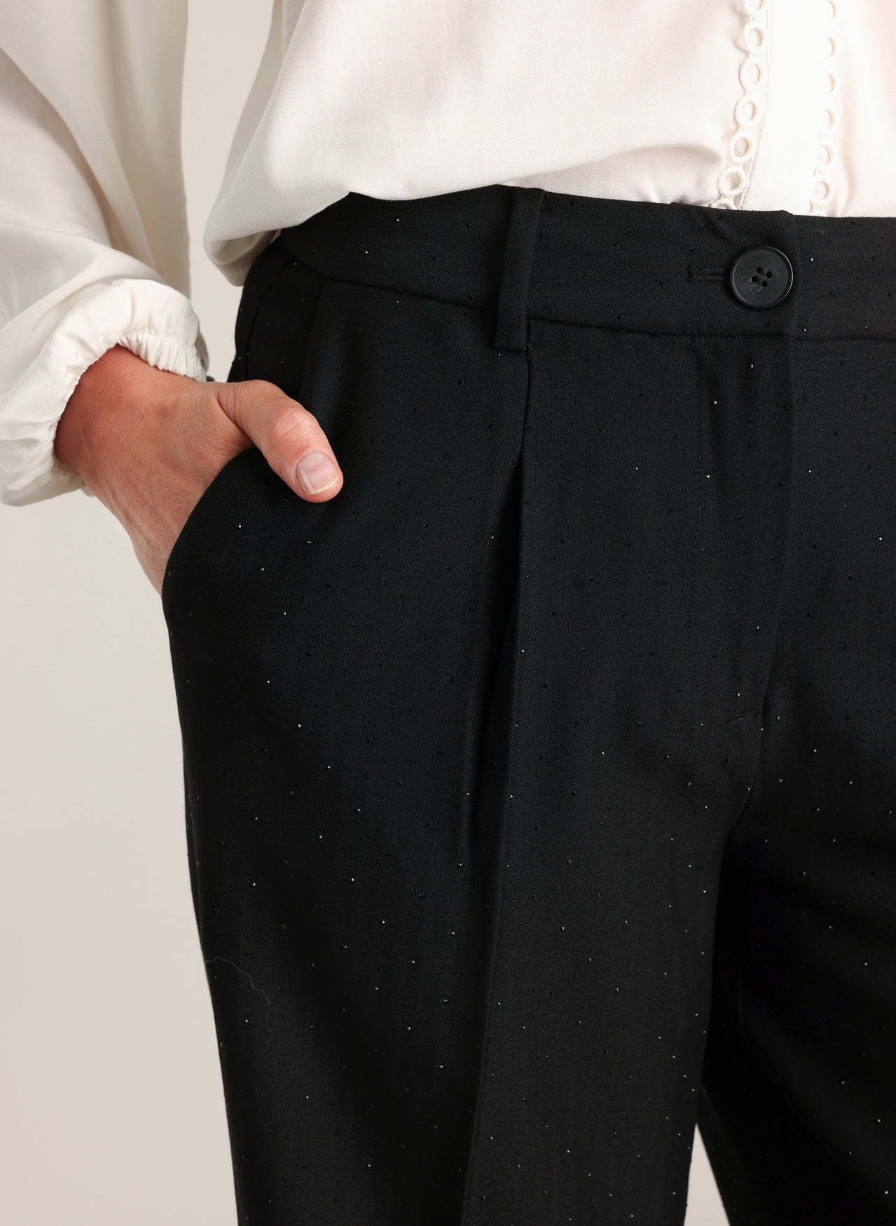 Gilana Essential | Black