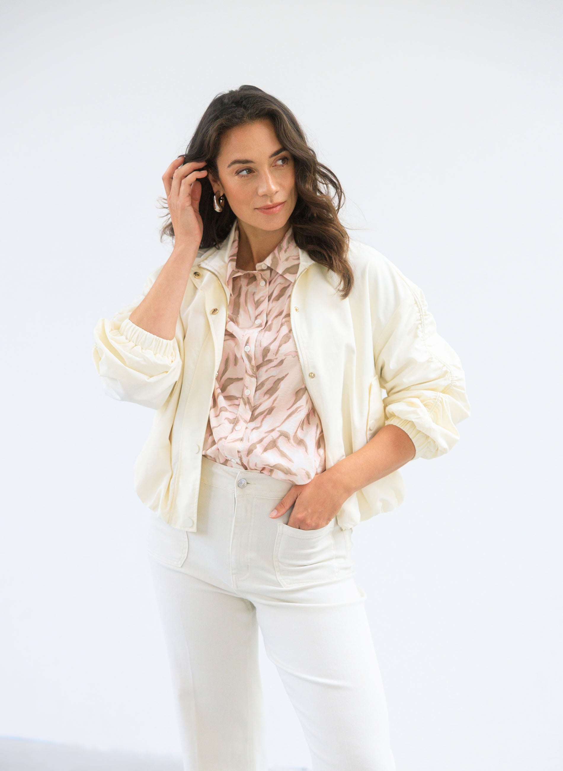 Izara | Antique White