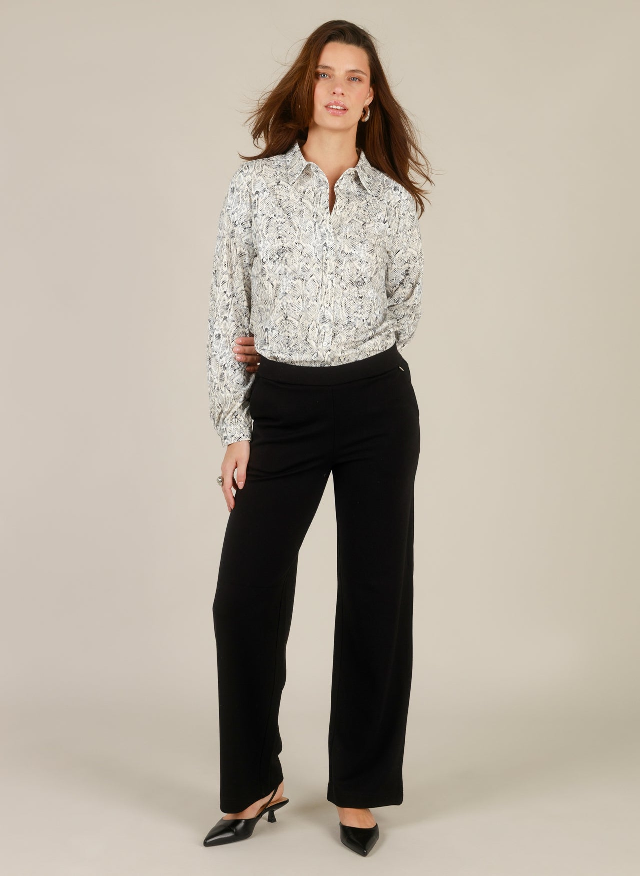 Olimpia Essential | Black Multi Colour