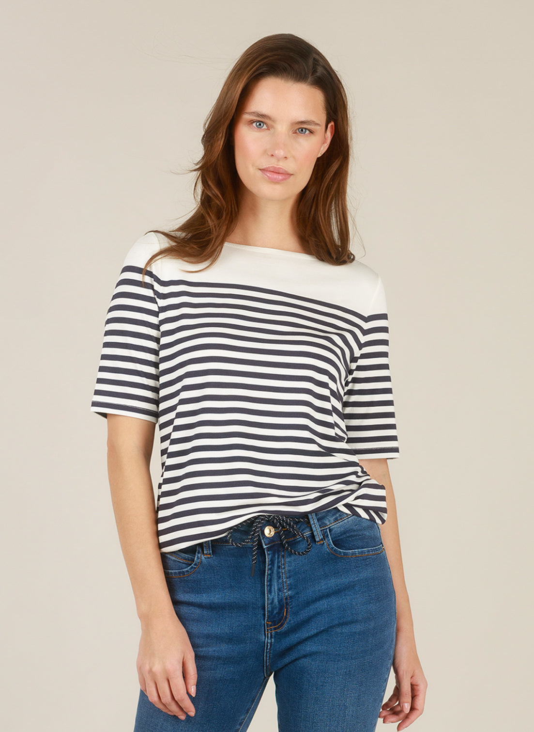 Ishaana | Off White/Navy