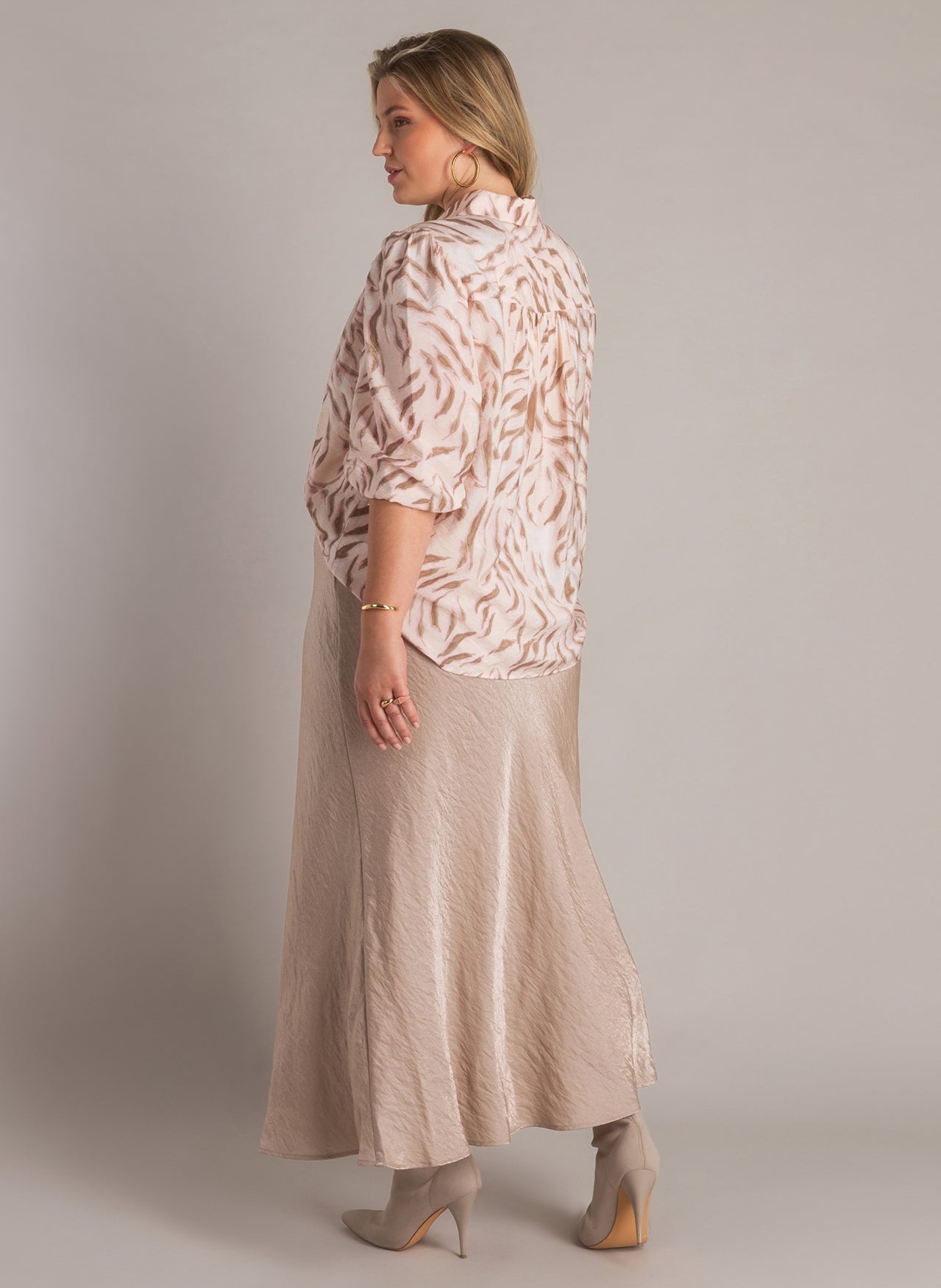 Vajenna Essential | Antique White/Multi