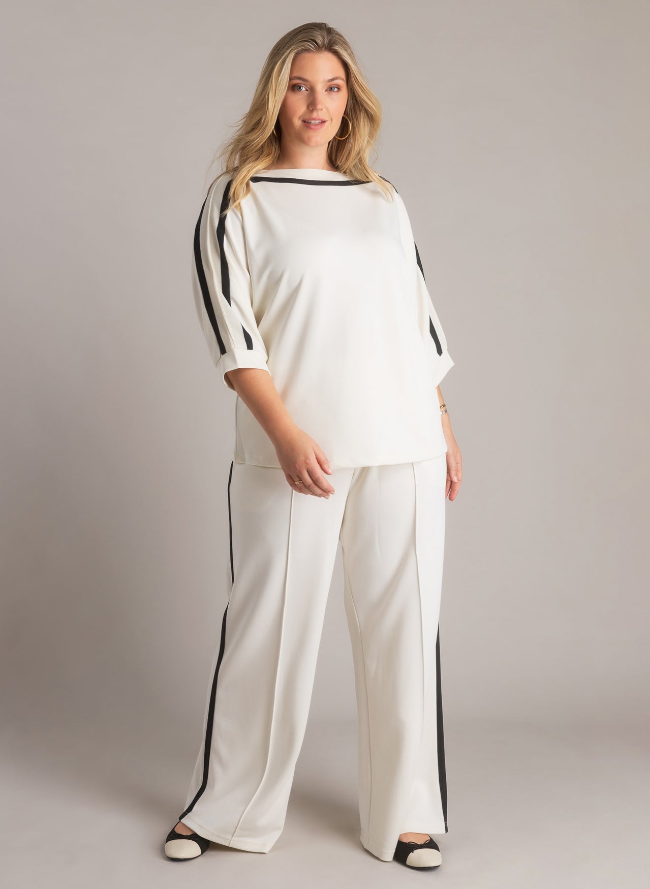 Joana | Antique White/Black