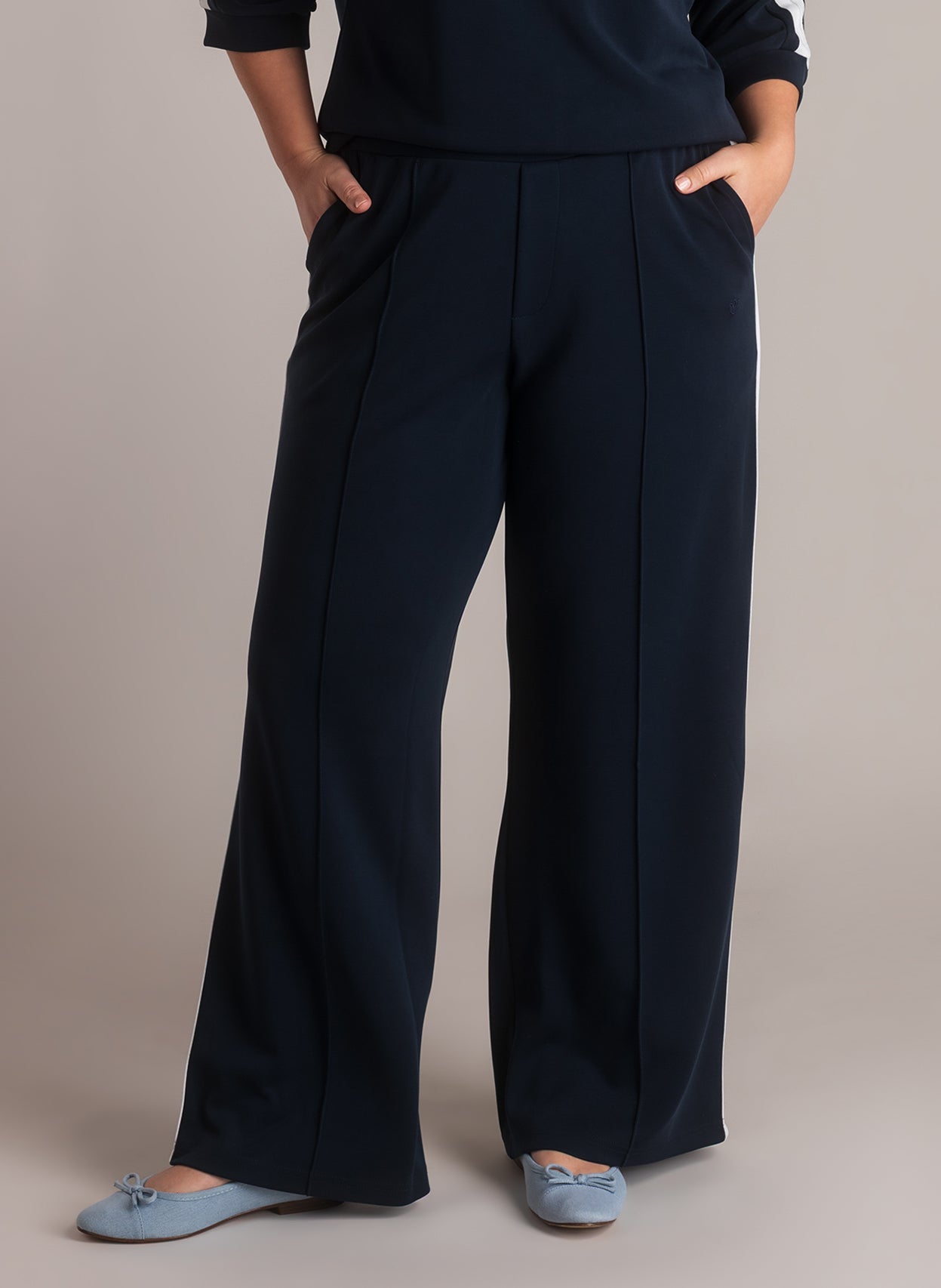 Jelisa | Navy/Off White