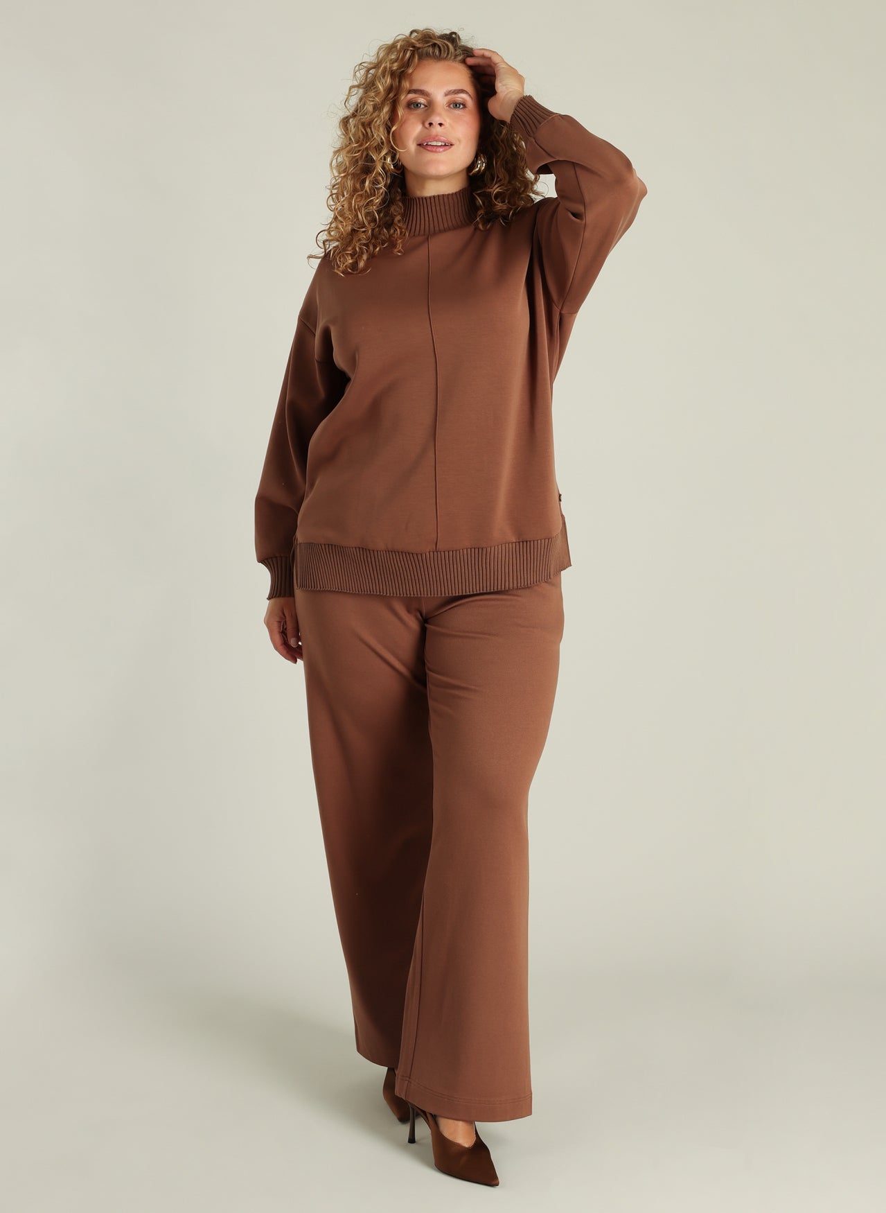 Romeysa Essential | Warm Taupe