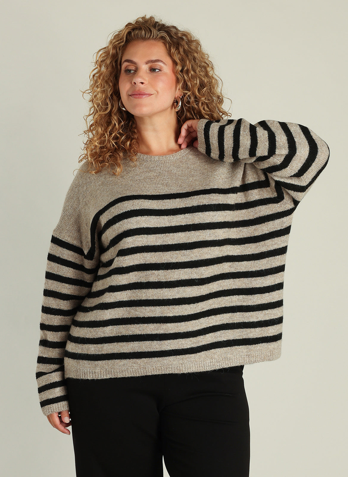 Gwyneth | Sand/Black