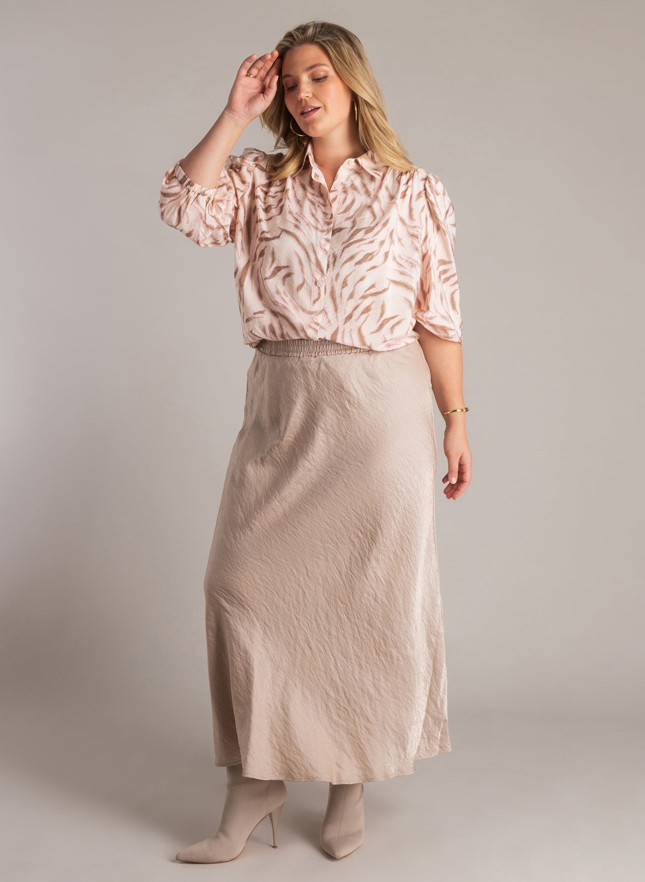 Vajenna Essential | Antique White/Multi